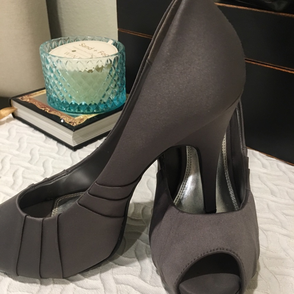 Sexy Kelly & Katie heels